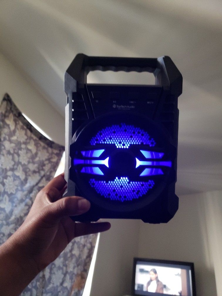 Light Up Top Tech Audio Speaker