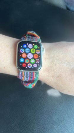 Silver Apple Watch SE 2nd Gen Plus Bands 