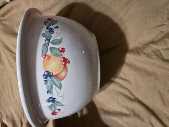 Vintage Corelle White Ceramic Serving/Mixing Bowl with Fruit Pattern