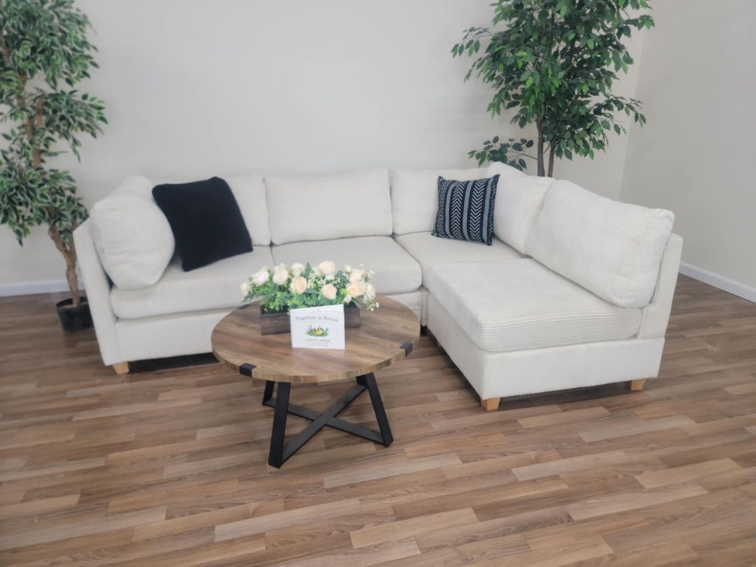 DELIVERY AVAILABLE Modular Sectional Couch