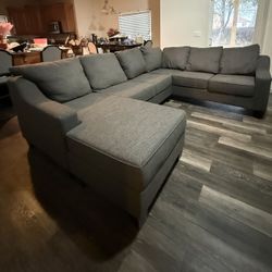 Sectional Chase Loveseat + 2 Chairs & Ottoman 