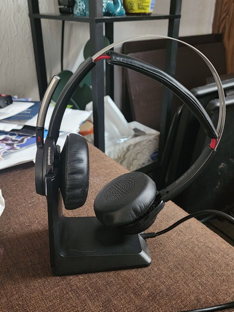 Plantronics Headset, Wireless And Charger Included 