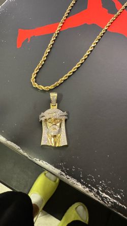 Jesus peace 10k gold natural diamonds 12 grams
