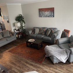 Rooms To Go Living room Set 