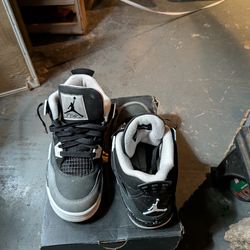 jordans air jordans retro se (gs)fear black ,gray ,white suedo mid top snrakers
