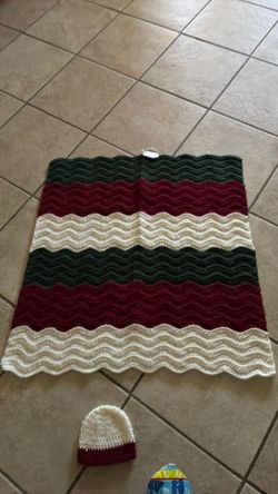Baby blanket with beanie