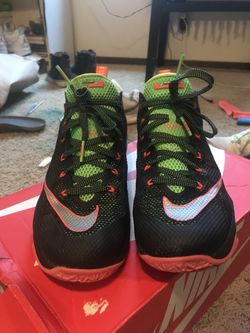Lebron “The Twelve” Sprite Colorway. Sz 10.5