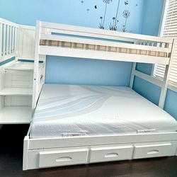  Bunk Bed With 7 Drawers.  Twin Over Full. Whitw
