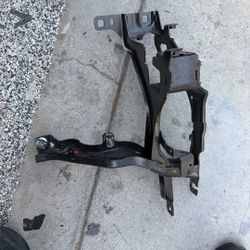 2021 Bmw X6 Right Side Headlight Bracket