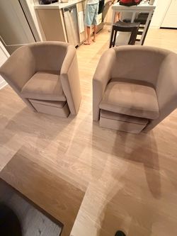 Accent chairs
