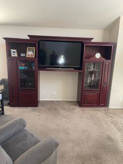 Entertainment center