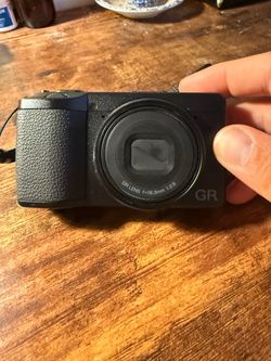 Ricoh GRiv Camera (like new)