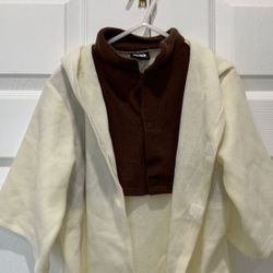 Baby Yoda Costume: size 2-4 yrs