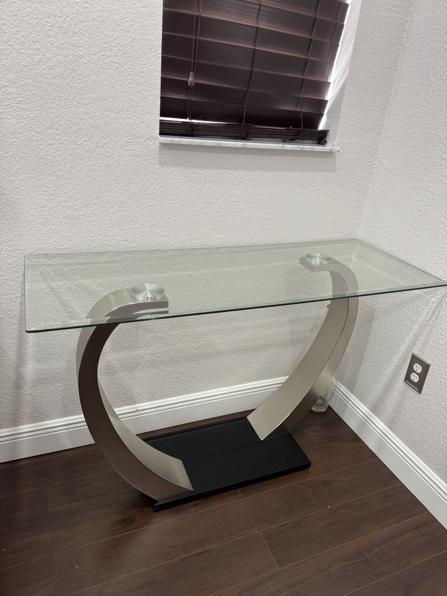 Entrance Table