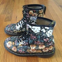 Woman’s Size 7 Doc Martens