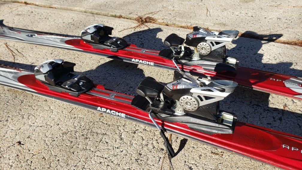 K2 Apache Raider Skis