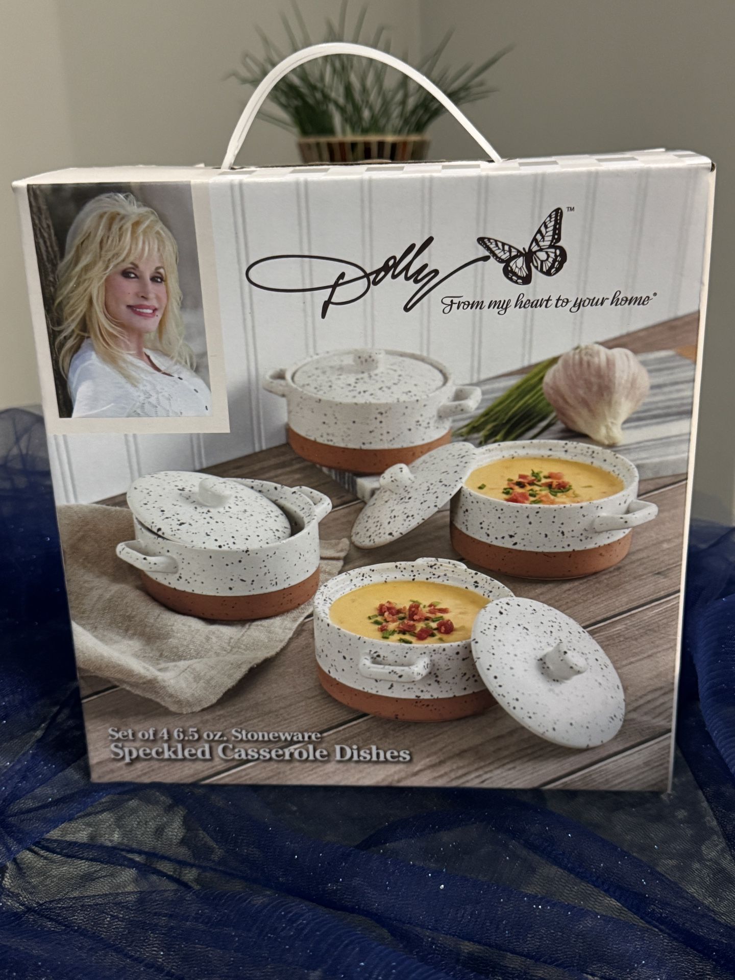 Set Of 4- 6.5oz  New Never Opened Dolly Stoneware 