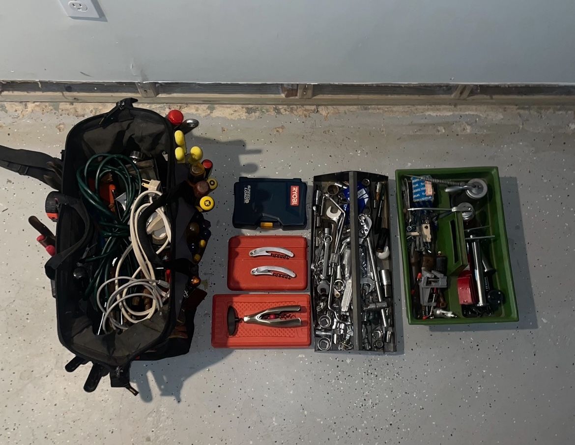 *MassiveToolClearOut*YouGetEverythingYouSeeInPicturesAndMore!!!MkOffer/buyIndividualItems** Please See Description 👇!!**THISISASTEALOFADEAL*