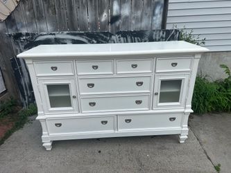 Ashley Dresser