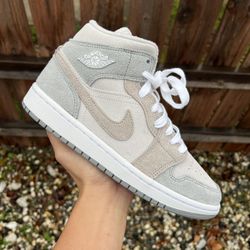 Jordan 1 Mid Particle Grey (Size 6, 7)