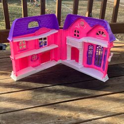 doll house, perfect for little kids