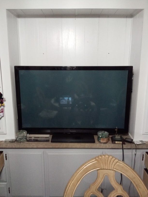 Samsung 60" Flat Smart TV