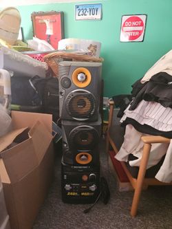 Stereo With Speakers