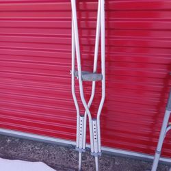 Crutches 