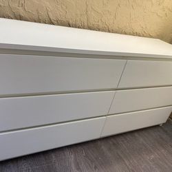 LIKE NEW Large White Six Drawer Dresser - Delivery Available For A Fee - See My Other Items 😀