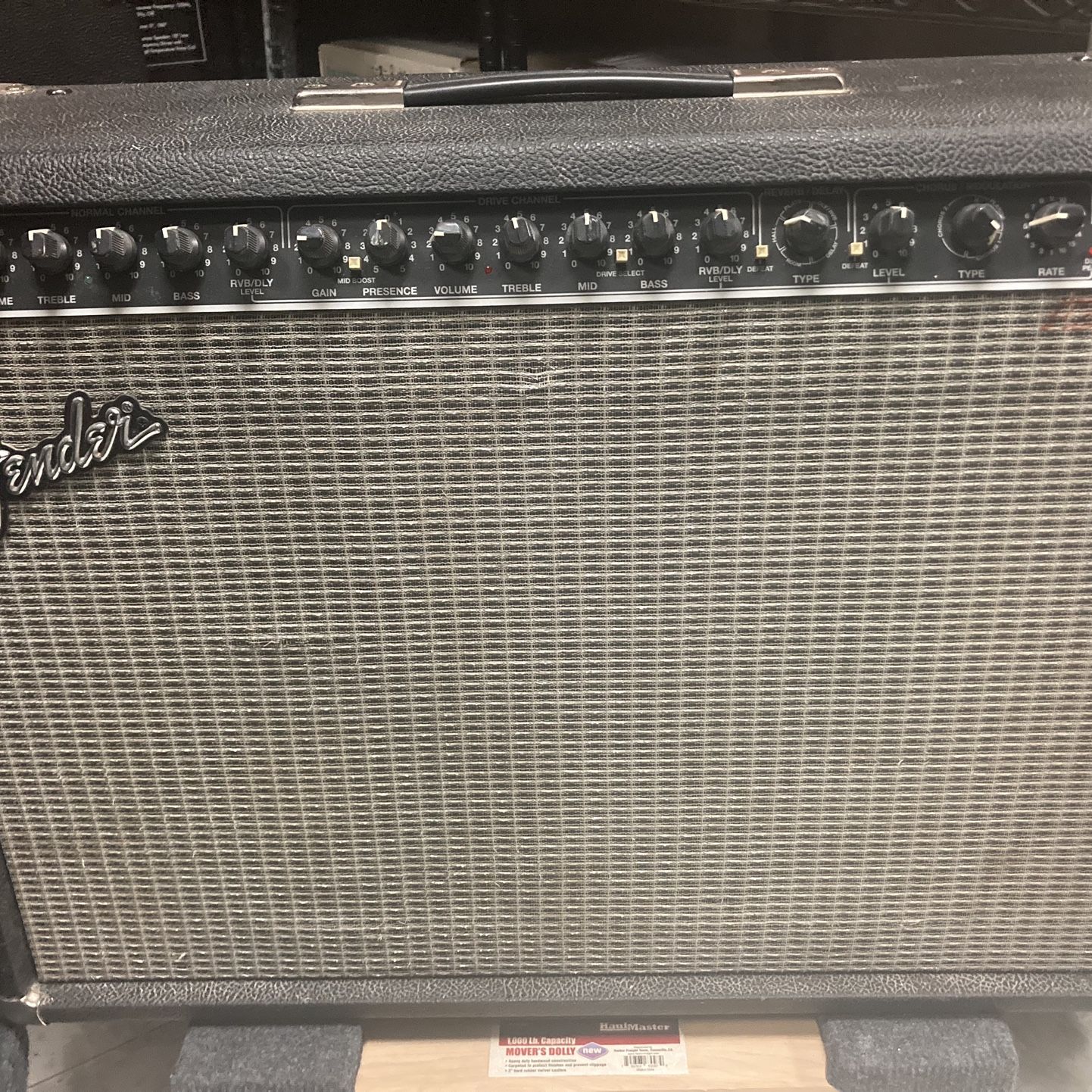 Fender ultimate sale chorus amp
