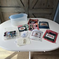 Cross Stitch Kit W/ Storage Organizer