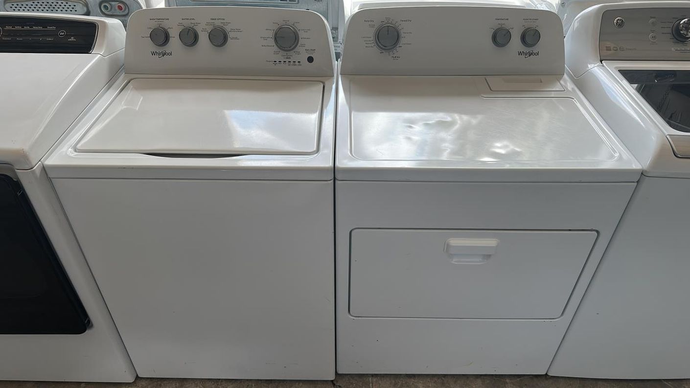 Whirlpool Washer & Dryer Electric White Large Capacity
