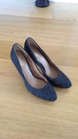 Coach caya signature heels Size 8.5