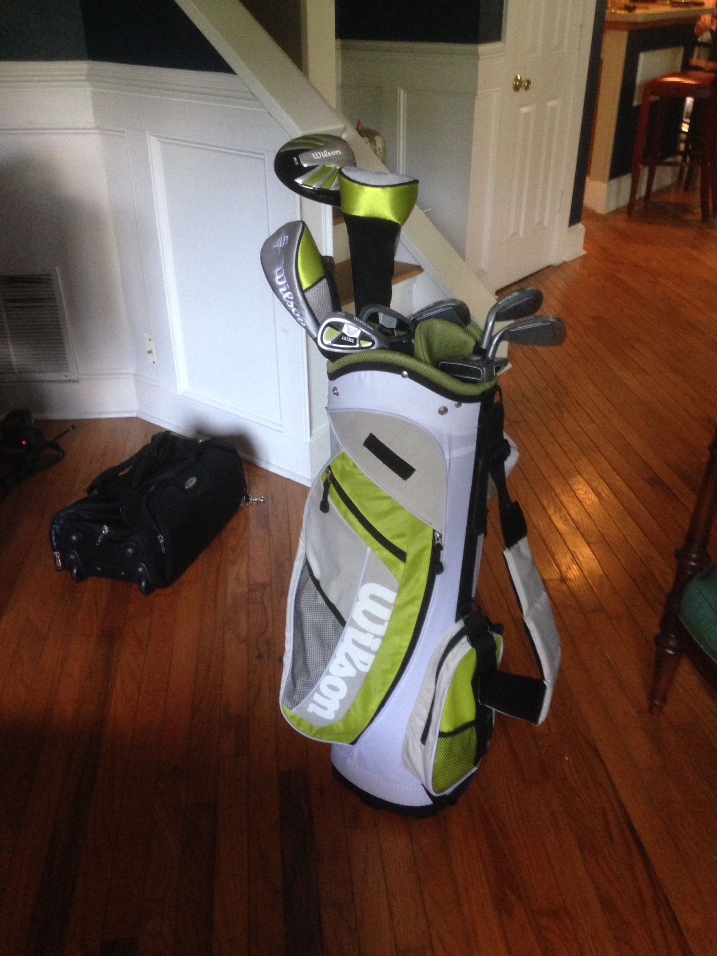 Wilson Ladies golf clubs + balls & Ts