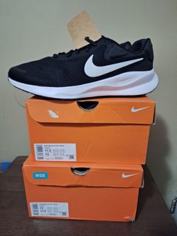 Nike Revolution Blk/White
Mens Wide 11.5, 13
