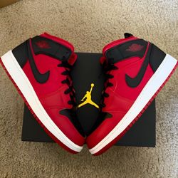 Brand New | Jordan 1 Mid  (GS) | Size 5.5