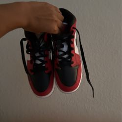 Air Jordan One Mid Chicago Black Toe