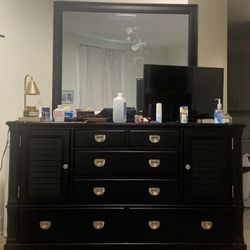 Dresser With mirror 