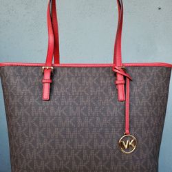 Michael Kors Tote ✨️ Available In 4 Colors ✨️