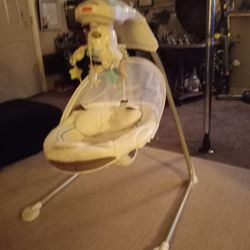 Fisher Price My Little Lamb Craddle And Swing