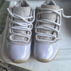Jordan 11 Pure Violet size 8 USED