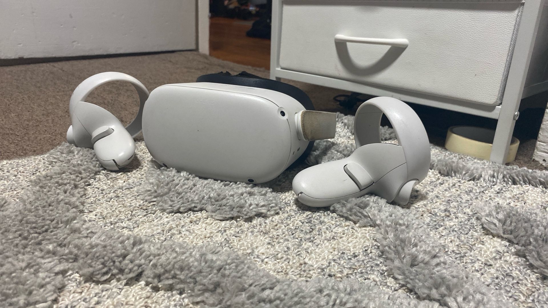 TRADING VR HEADSET FOR PC, (NOT FREE)