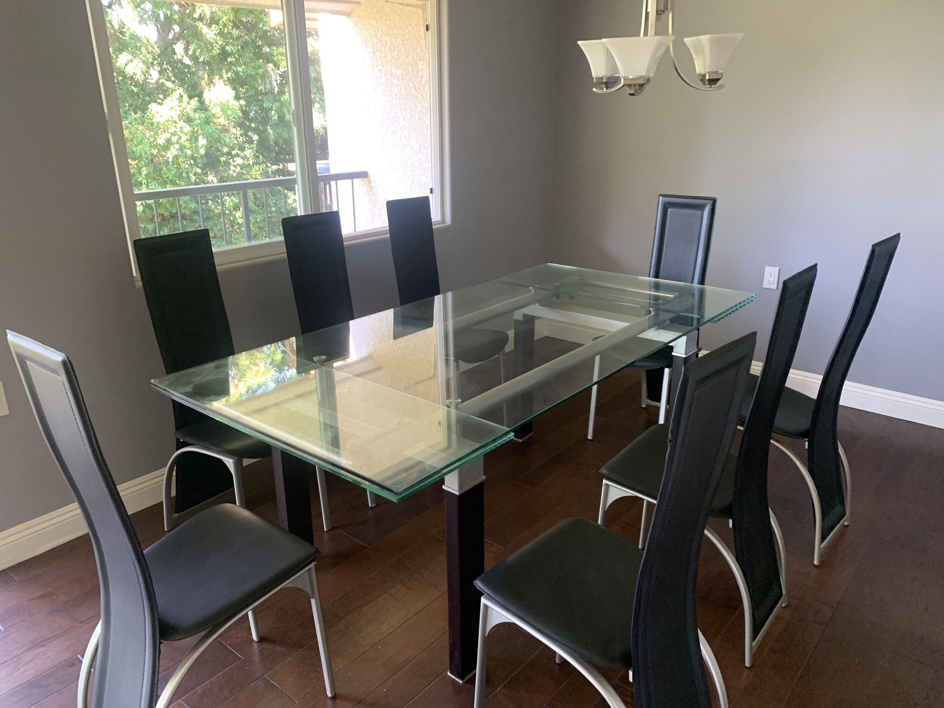 Dining Room Table and 8 Chairs
