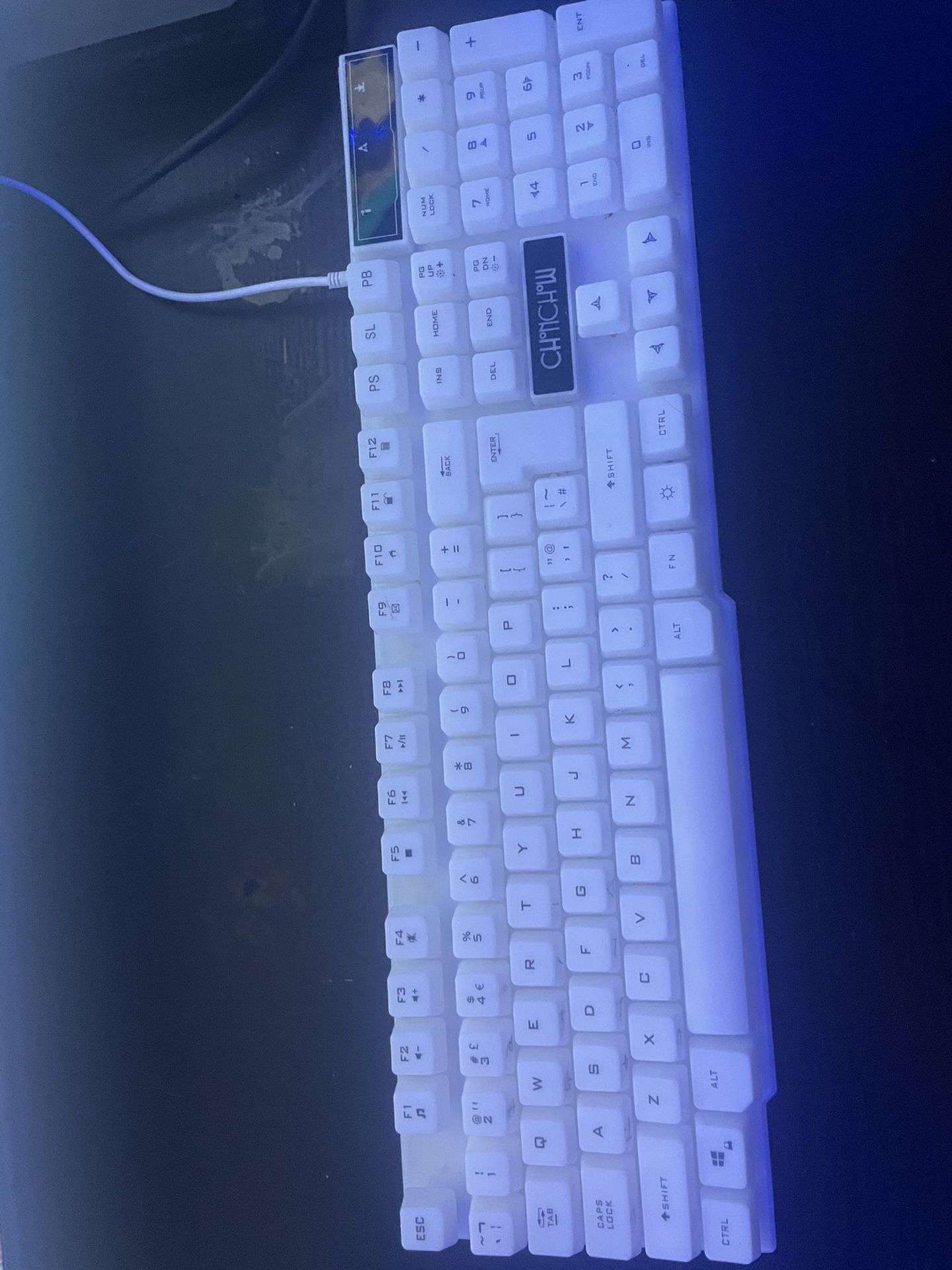 Teclado Buena Calidad 20$