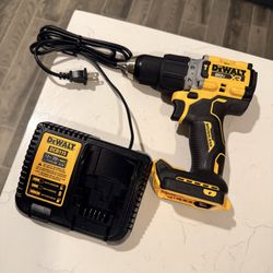 Dewalt 20v XR HammerDrill / Fast charger