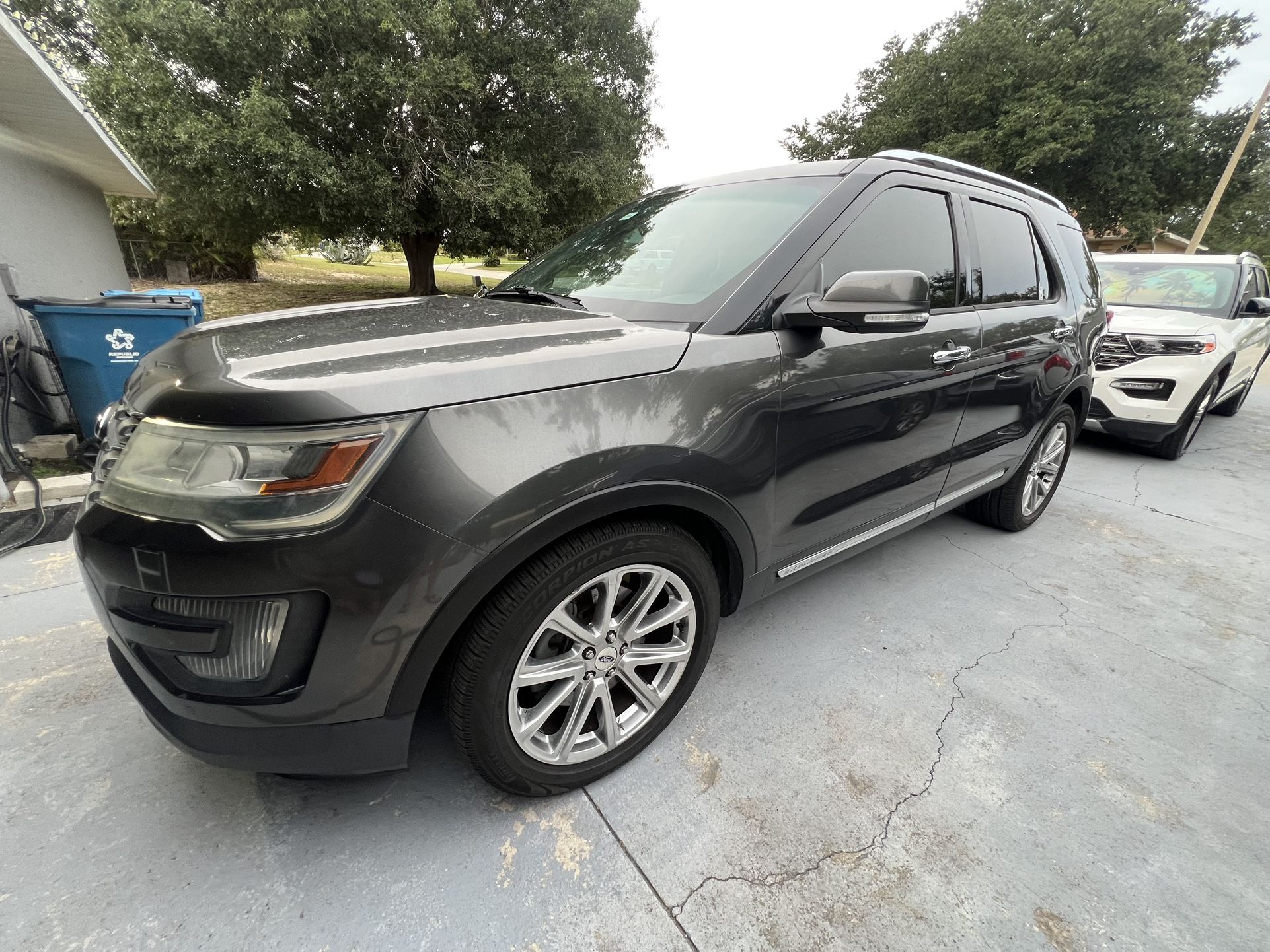 2016 Ford Explorer