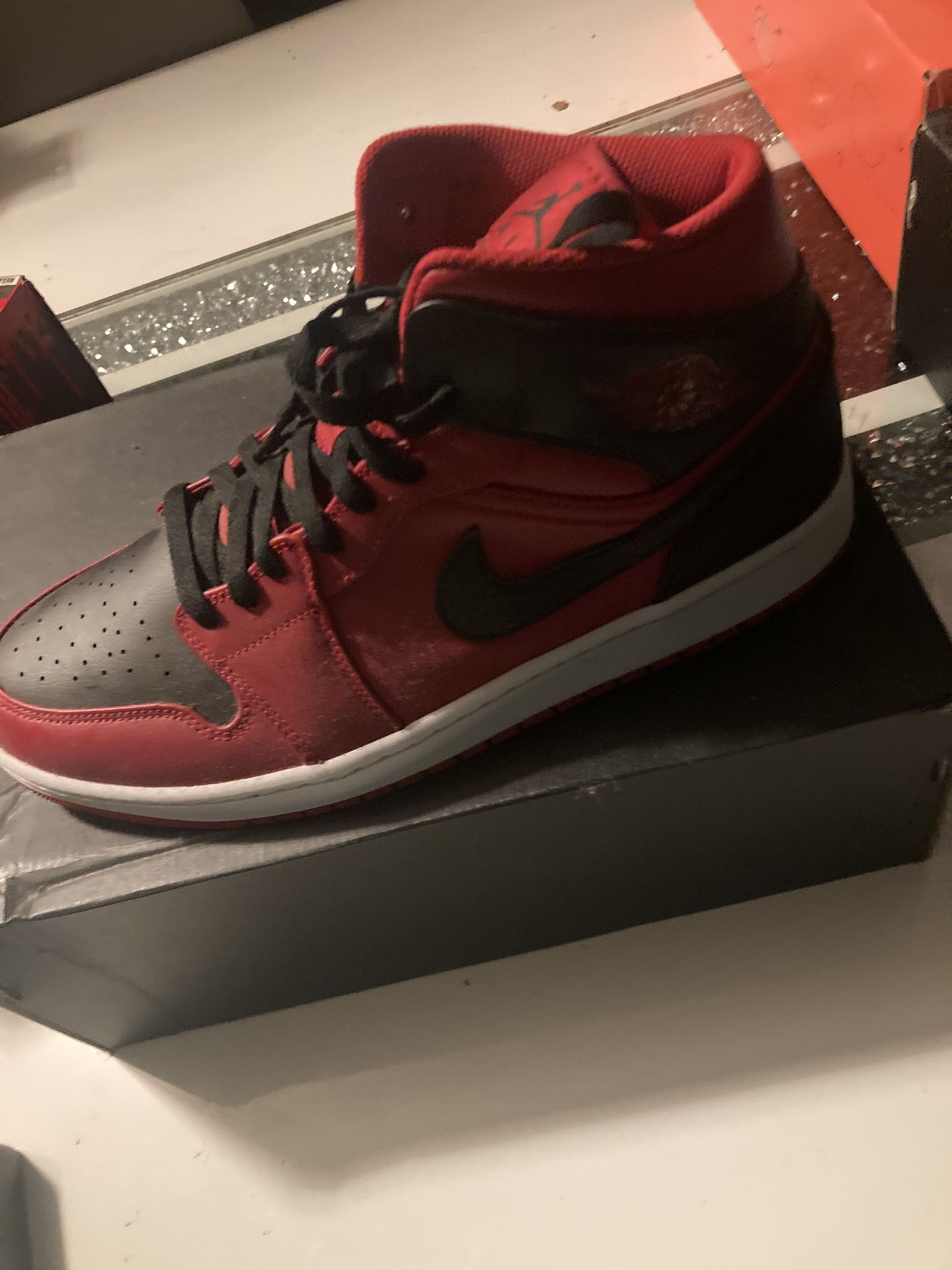 Air Jordan 1 Mid Size 12