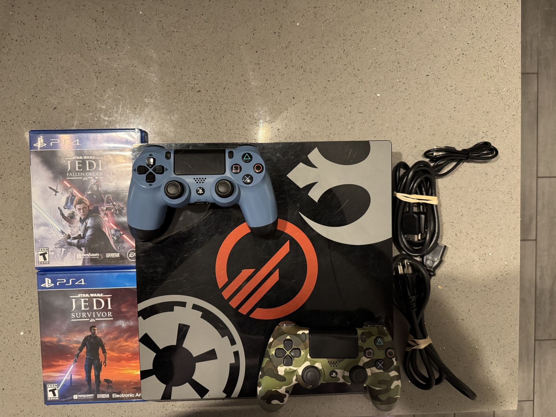PS4 Pro Star Wars Edition + SSD 1TB + 2 Games + 2 Controllers