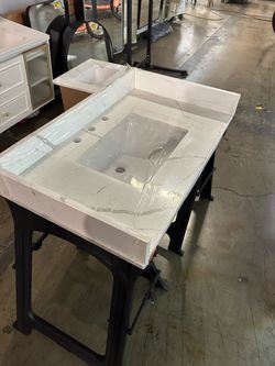 New 36 in. W x 22 in. D Quartz White Rectangular Single Sink Bathroom Vanity Top in Calacatta River 36x22