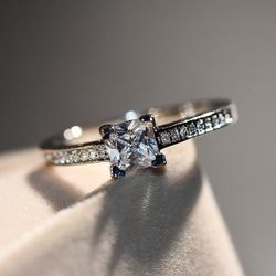 Exquisite 925 Sterling Silver Princess Cut Natural Gemstones White Sapphire Engagement Ring